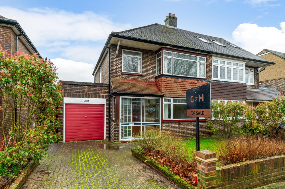 View Full Details for Pickhurst Lane, West Wickham, BR4