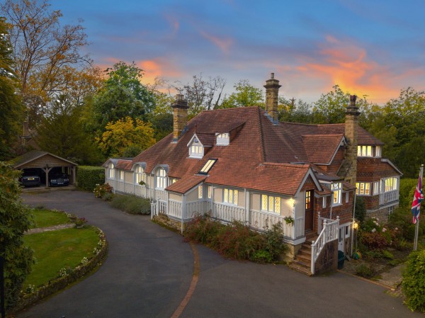 View Full Details for Swissland Hill, Dormans Park, East Grinstead, RH19 2NH