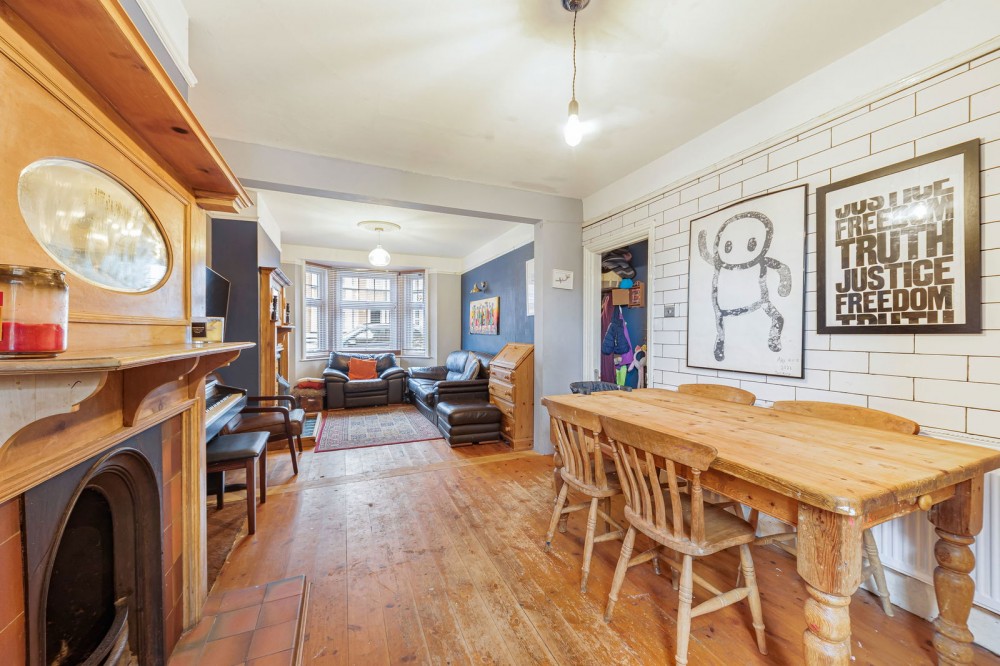 View Full Details for Victoria Road, Crawley, RH11 7AU