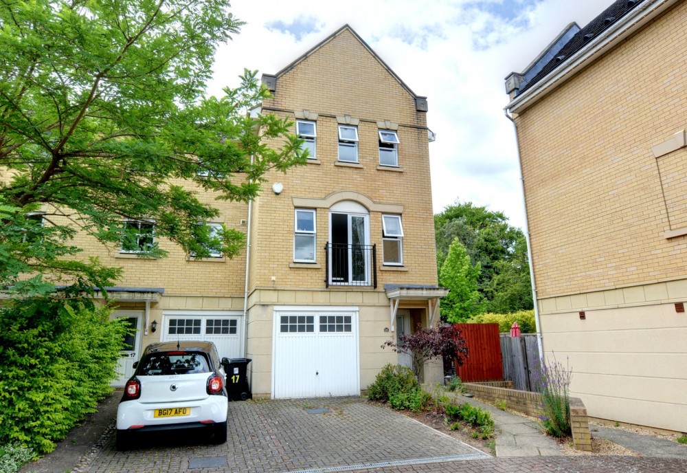 View Full Details for Sparkes Close, Bromley, Kent