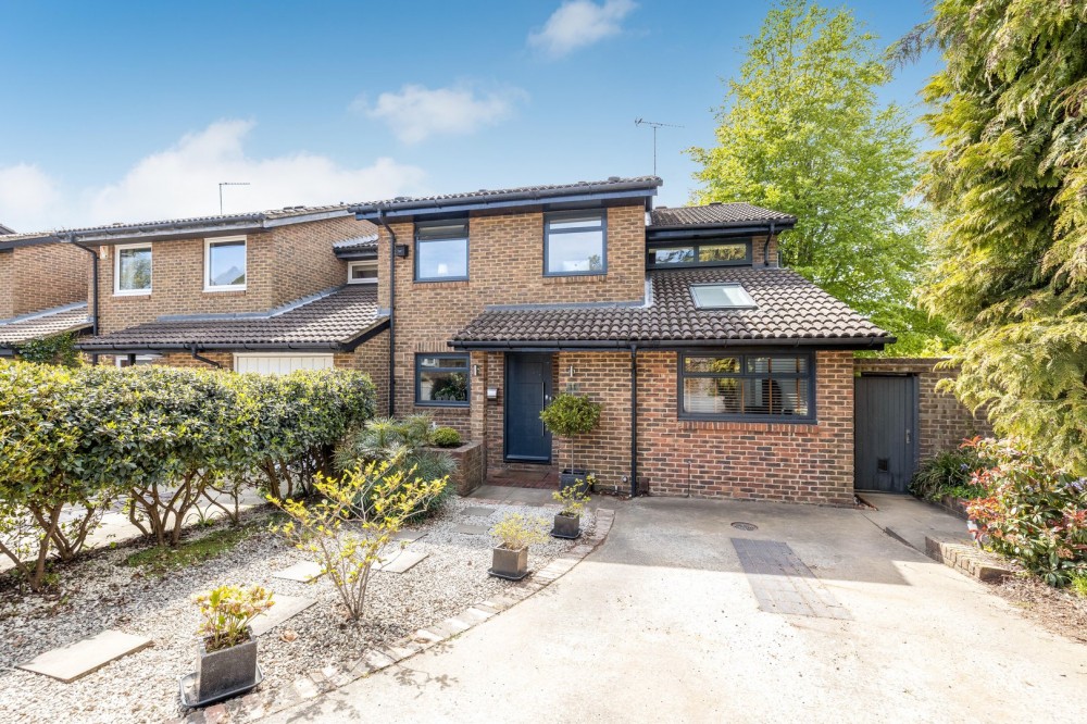 View Full Details for Cromlix Close, Chislehurst, Kent