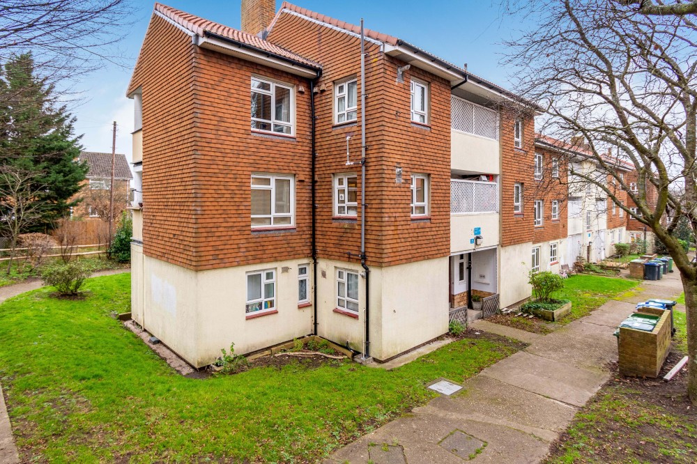 View Full Details for Kemsing Close, Bromley, BR2
